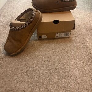 UGG Tasman II Chestnut Big Kids Size 5 GUC With Original Box